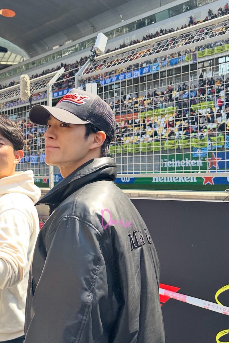 ❇️⁶⁵ tweet media