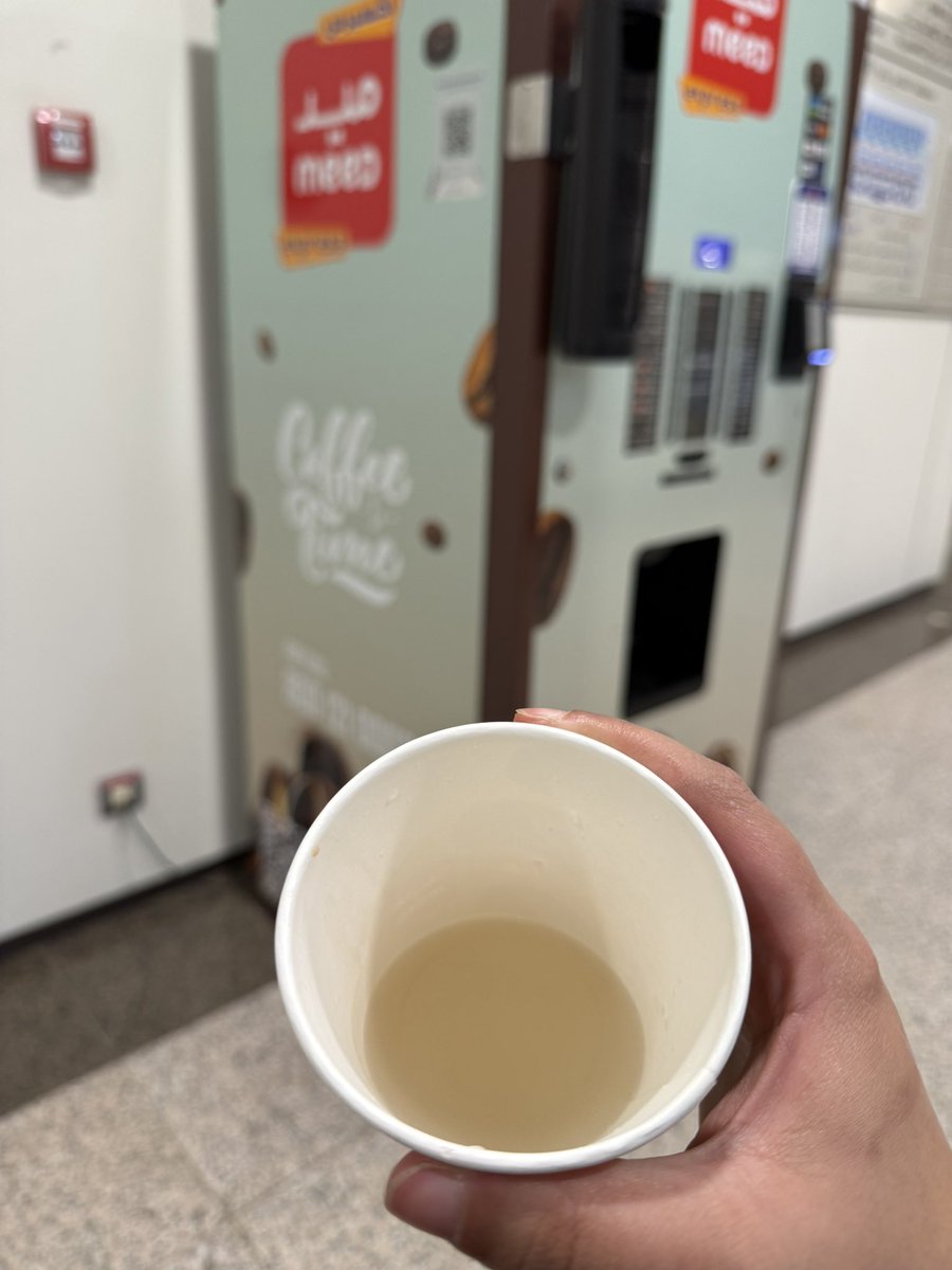 Not a human 🛸 tweet media