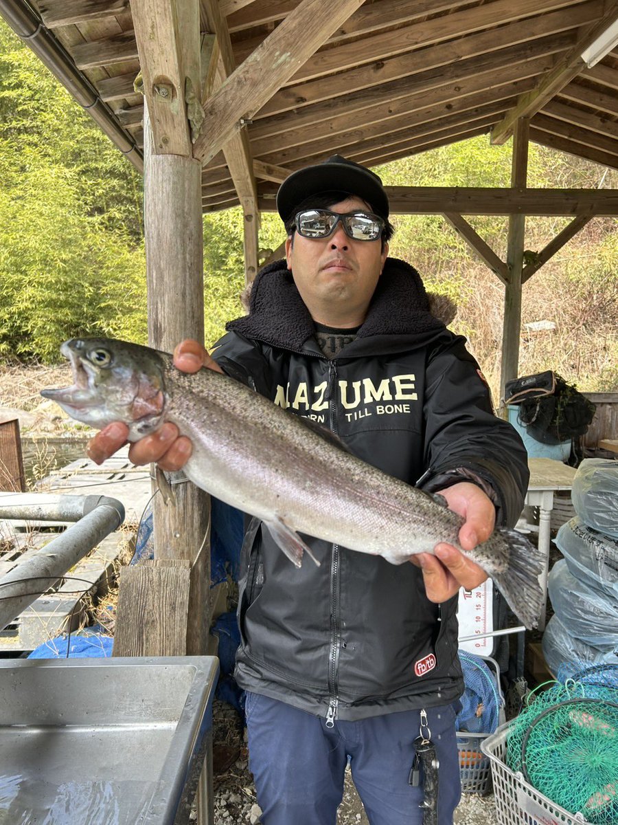 黒保根フィッシング tweet media