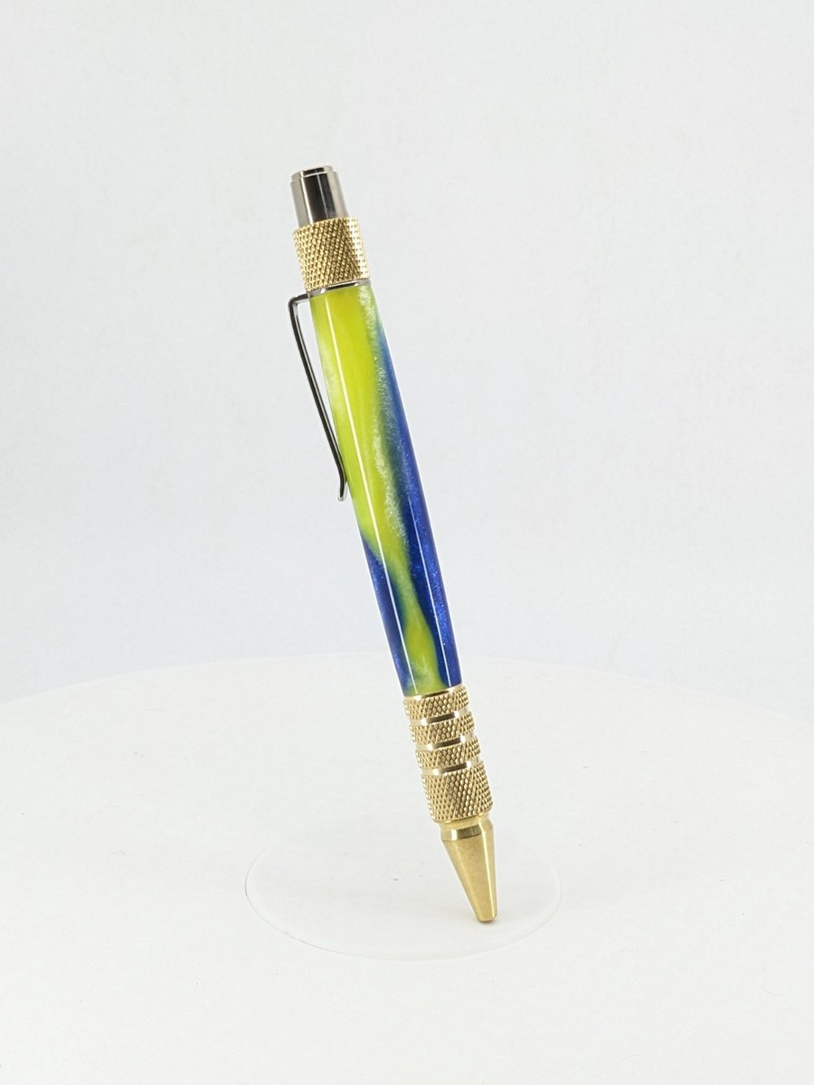 しろへび tweet media