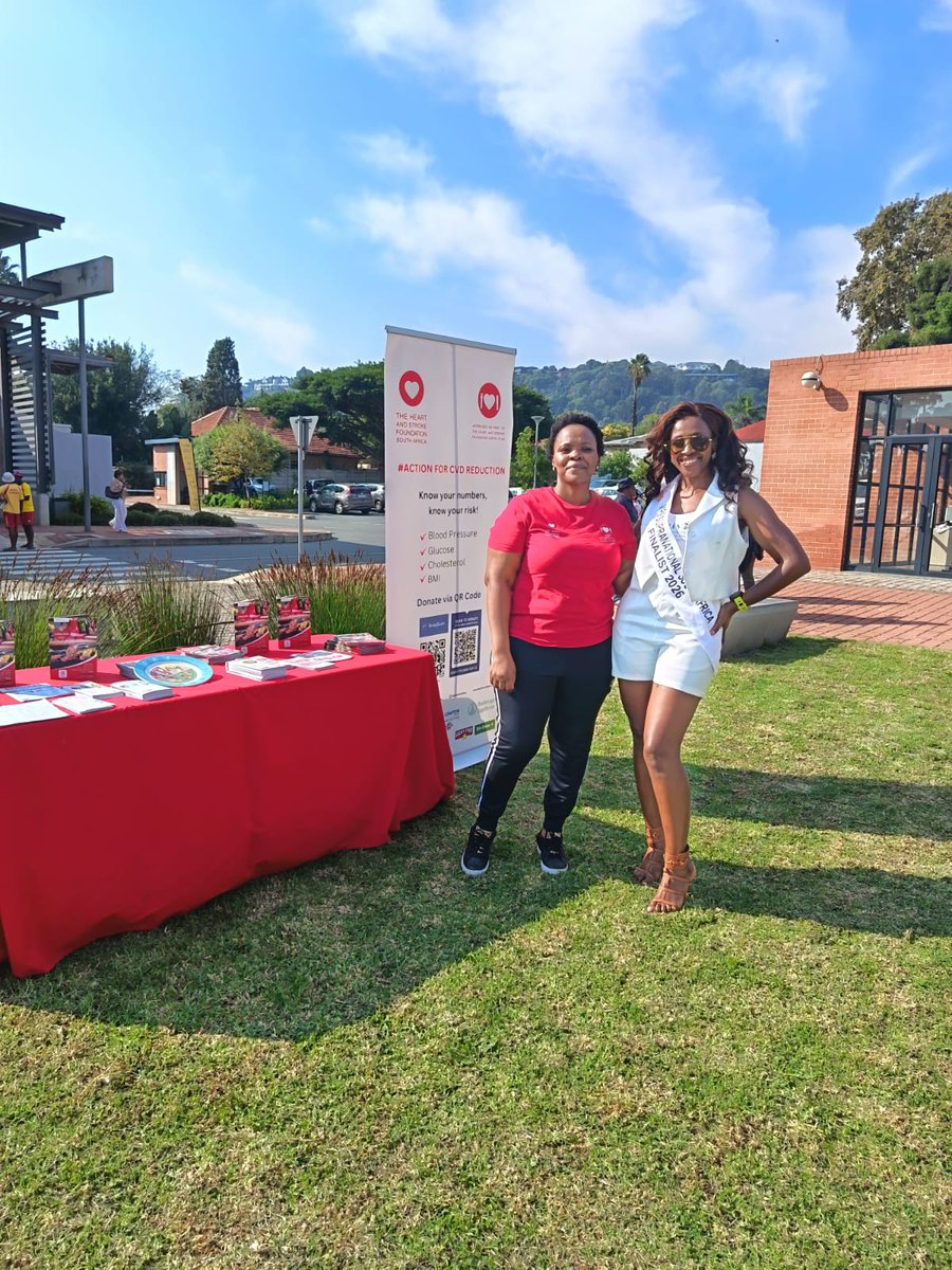 SAHeartStroke's tweet image. Our Johannesburg team together with @tshoolo @mrs_supranational_sa out at the City of Johannesburg Wide Sports Festival.

#HSFSA #getactive #healthyliving