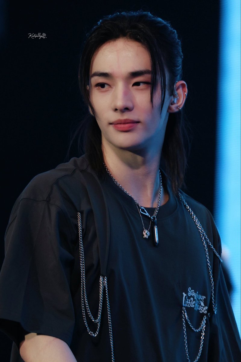 럿잇비 tweet media