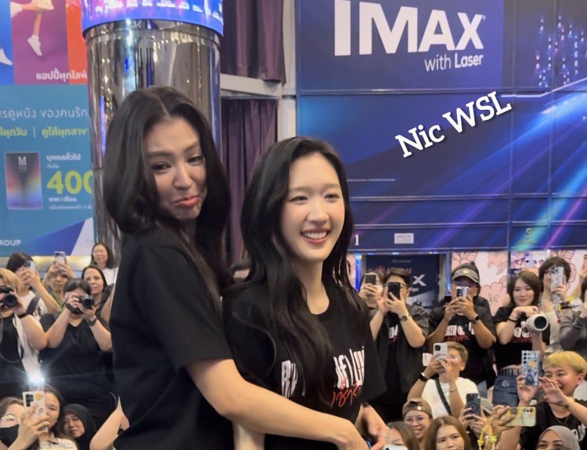 kasandriay's tweet photo. They feel like two people who didn’t expect to matter to each other… but now they do, and there’s no going back. It’s the kind of ship that doesn’t need loud moments because even their silence speaks.
#FayeAtom
#FayePeraya
#AtomPriya
#ฝ้ายอะตอม https://t.co/Nbagjh1nVE