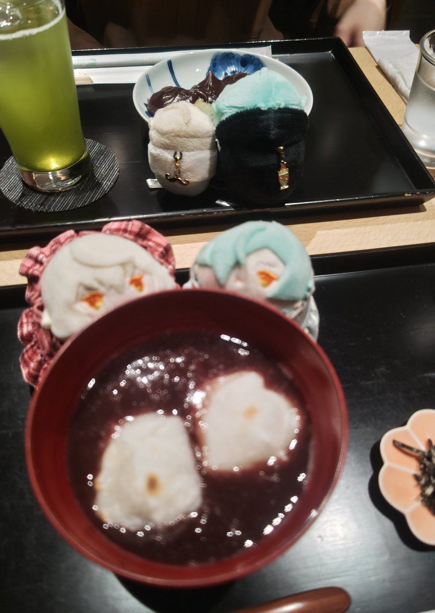 akkkkko2's tweet photo. 虎屋でお汁粉食べた〜😋
内番の弟とこもちもち者は、よもぎ餅をご相伴にあずかりに… https://t.co/53b1ZaWQZO