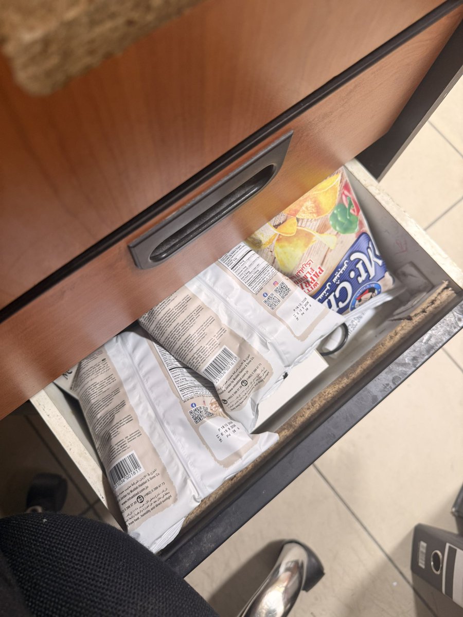 معالي الوزير 🌚 tweet media