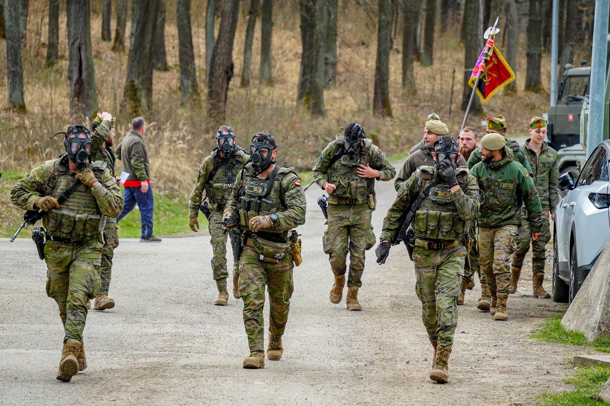 Amigos del 3º Tercio tweet media