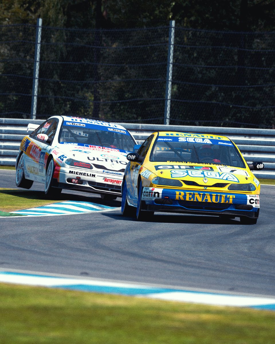 RaceRoom tweet media