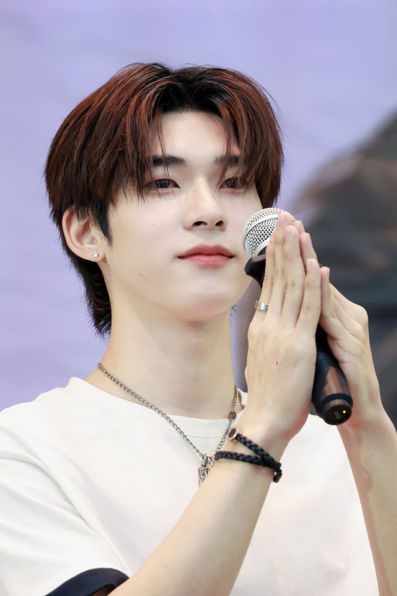 dunno • (slow.)🍀 tweet media