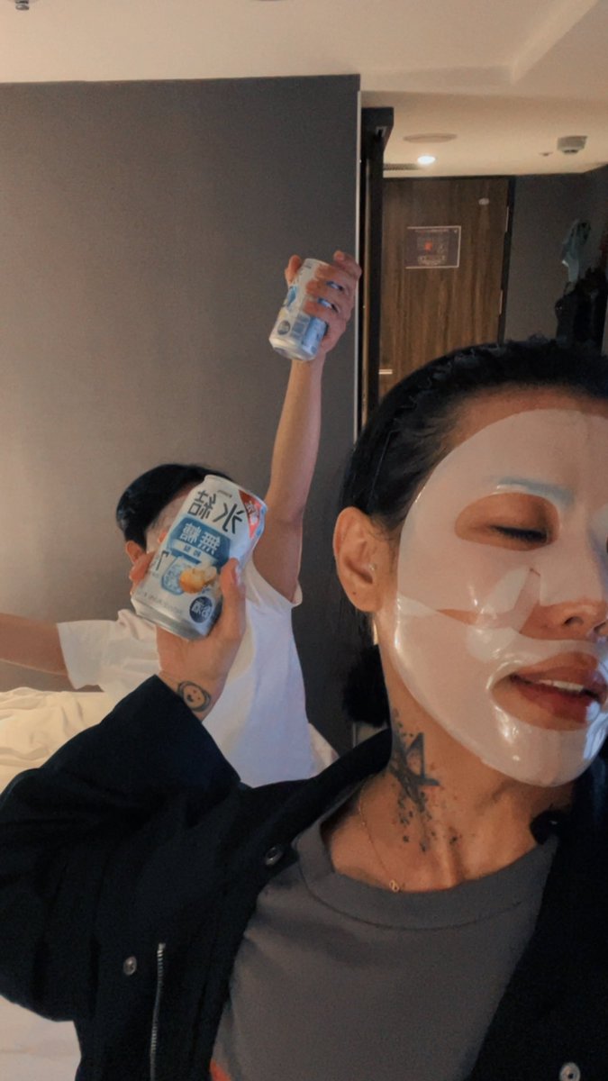 女明星 tweet media