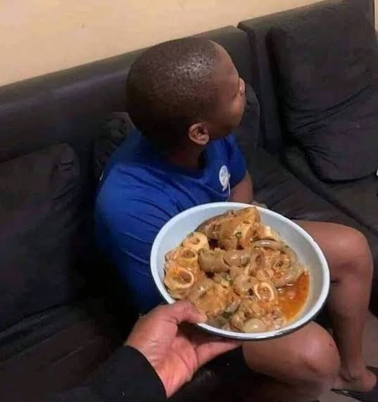 Toyin Abraham and Funke Akindele picture is a perfect example of how visitors behave when you are bringing food for them 😁