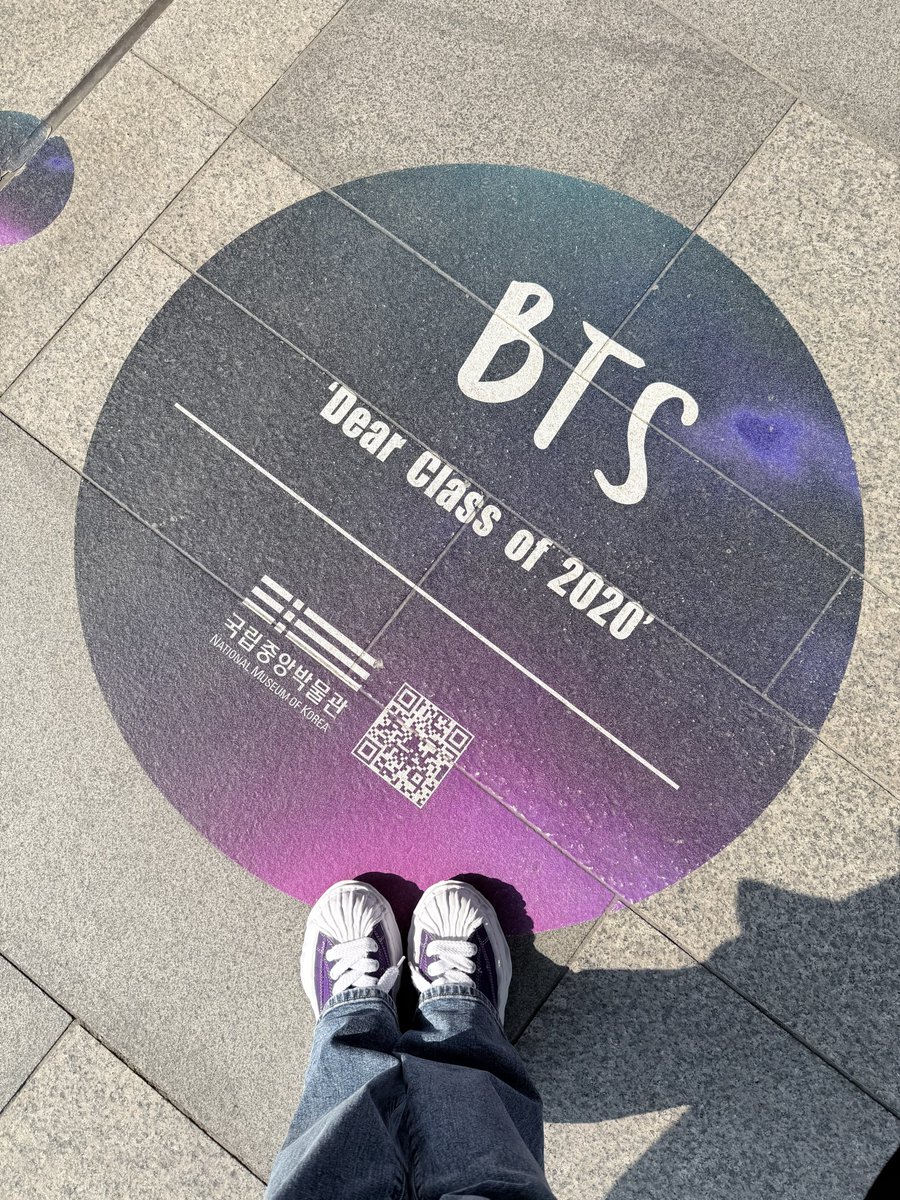 Zoe ⟭⟬⁷ 🌊 we SWIM forever 🌊💜💛 tweet media