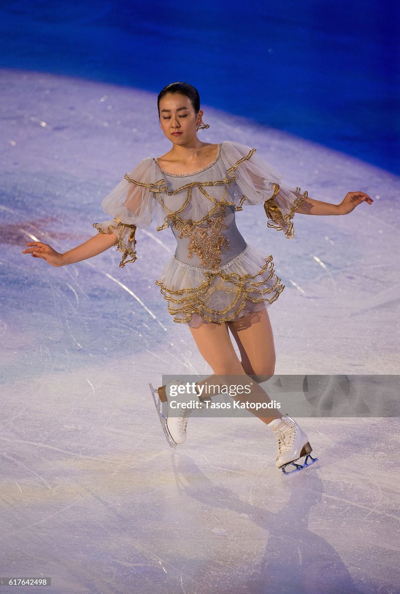 choromatsu333's tweet image. reminded of skate america 2016 Mao Bach costume