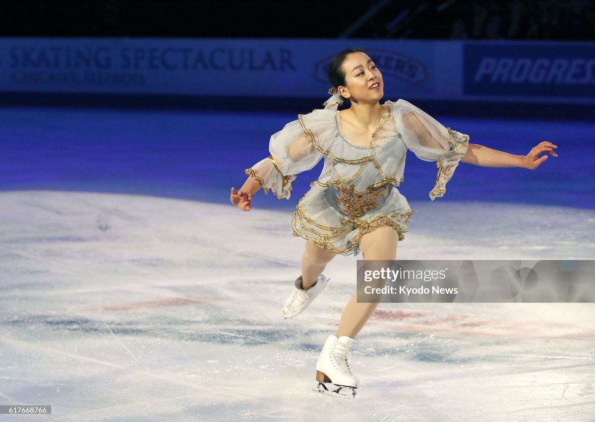 choromatsu333's tweet image. reminded of skate america 2016 Mao Bach costume