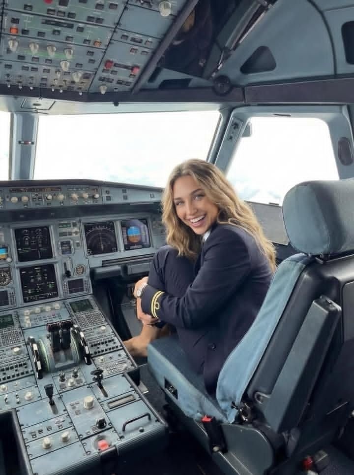 Jessica Rose tweet media