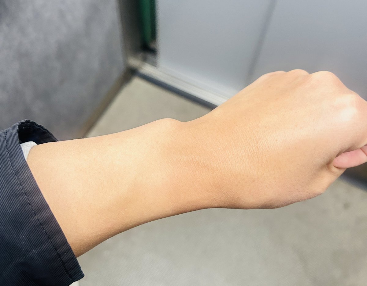 てらなお tweet media