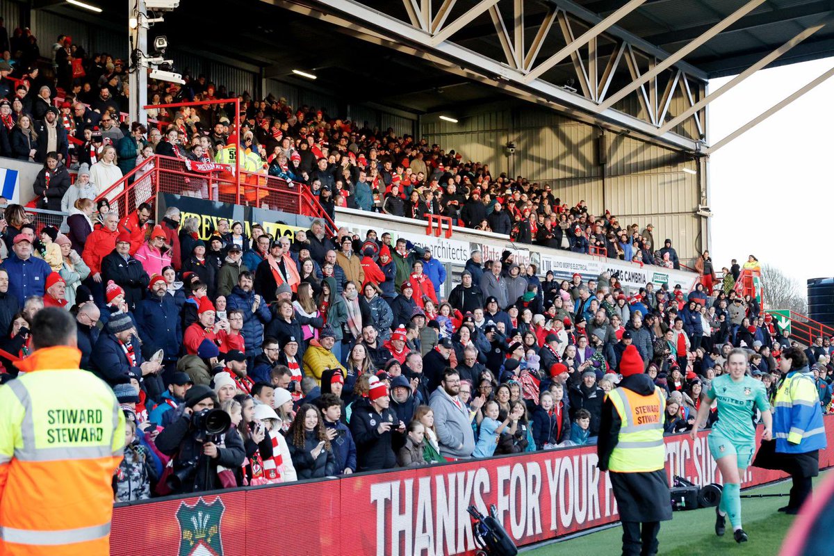 swales_mark's tweet photo. Where do I start! What a day, what a season, what an amazing group of people, what an amazing club this is! 
We are the Champions of Wales! Thank you to everyone that has travelled the length of the country to support us and our loyal overseas fans! 👏🏼👏🏼👏🏼👏🏼 https://t.co/b7w1grPVXZ