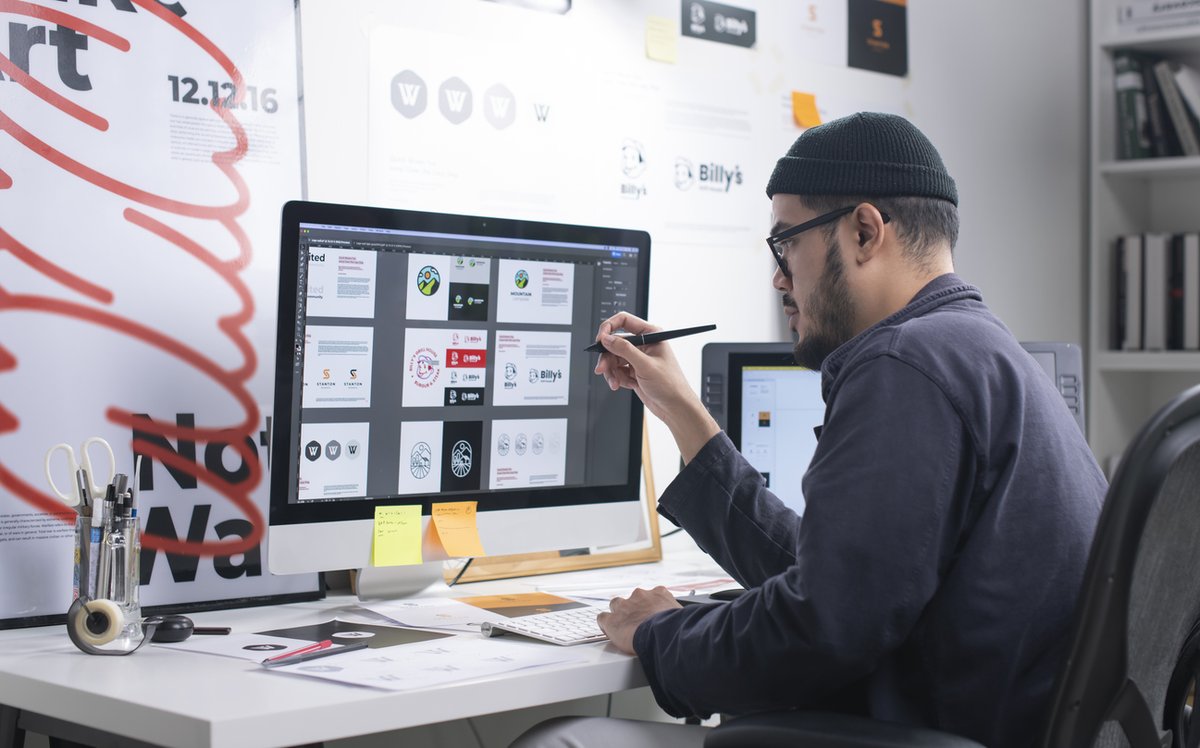 studyrama's tweet image. 🖌️Passionné par le #design ?
Découvrez si le #métier de #DesignerGraphique 🖥️ est fait pour vous, via notre test d'#orientation ! 🔎
👉bit.ly/4tilOrL
@efetcrea #graphisme #création