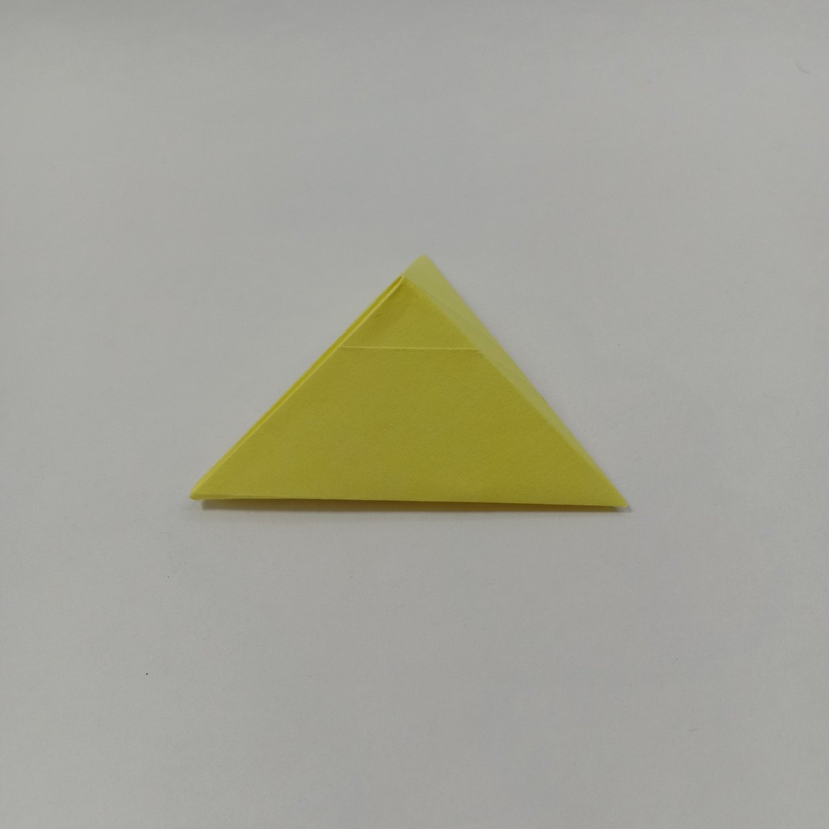 scrapcarved's tweet photo. One Fold = Amazing 3D Triangle!
#origami #scrapcarved #artandcraft #paperart #newspaper #3D #3dtriangle #triangle https://t.co/udZHZg7rrs