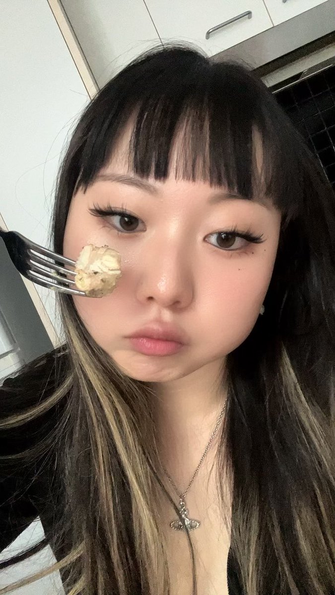 a *·˚ ༘♡ tweet media