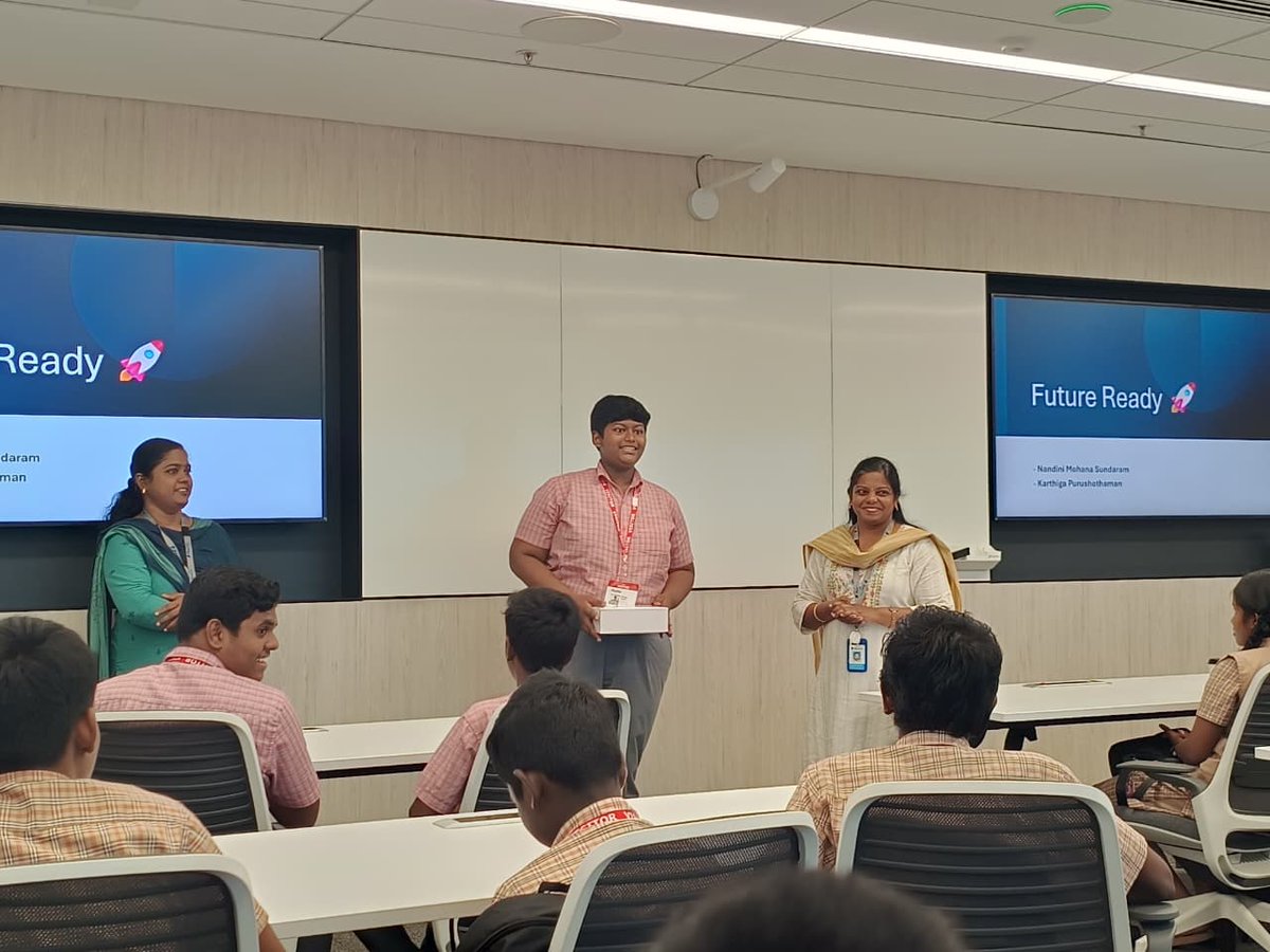 Sastratbi's tweet photo. 55 students from Municipal Higher Secondary School, Hasthinapuram explored innovation, AI, and future careers at PayPal Chennai.

Proud to be part of this journey as FIRST Incubation Centre, CSR Executive Partner—empowering the next generation.

 #SASTRA #PayPal #empowerstudent https://t.co/Uf8IGfvcEu