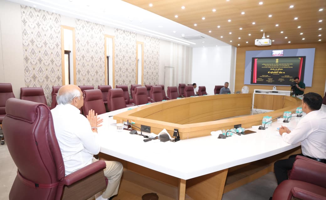 CMO Gujarat tweet media