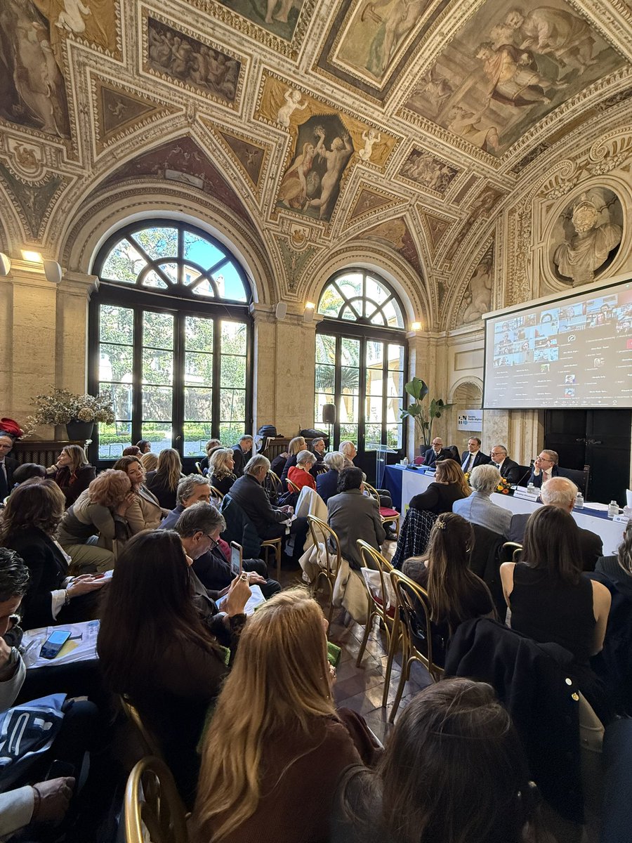 la_dante's tweet photo. Venerdì 27 marzo, presso Palazzo Firenze (Roma), si è svolta l'assemblea annuale dei soci della Società Dante Alighieri, con ampia partecipazione dei Comitati italiani e internazionali. 

Leggi tutto: https://t.co/a0swjB0UCq https://t.co/SjIsJviQ9g