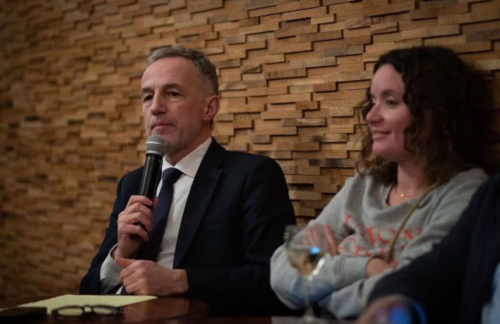 sasha anxty tweet media