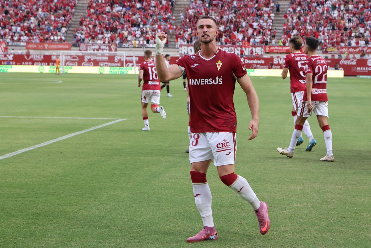 Gol del Murcia tweet media