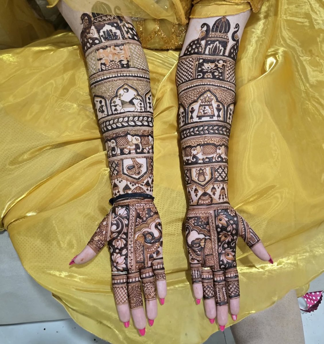 RajMehandiArt99's tweet image. ✍️Welcome to Raj Mehandi Artist, Inquiry for more bridal Mehandi Designs... !! ❤️🙏🙏
.
.
For Inquiries Contact : +91 9910288239 !! ❤️🙏🙏
.
.
#advance #booking #start #bridalmehendi #mehendi !! ❤️🙏🙏