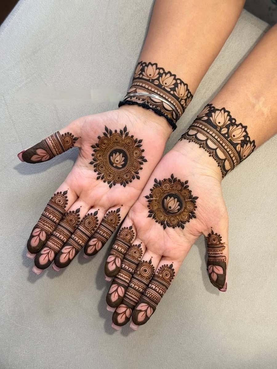 RajMehandiArt99's tweet image. ✍️Welcome to Raj Mehandi Artist, Inquiry for more bridal Mehandi Designs... !! ❤️🙏🙏
.
.
For Inquiries Contact : +91 9910288239 !! ❤️🙏🙏
.
.
#advance #booking #start #bridalmehendi #mehendi !! ❤️🙏🙏