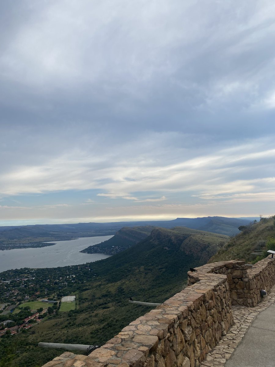 Tlhologelo M tweet media