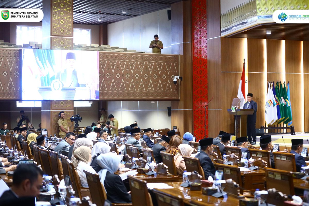 Refleksi Kinerja 2025, Gubernur HD Tegaskan Komitmen Pembangunan Berkelanjutan.

#GubernurSumsel
#WakilGubernurSumsel
#HermanDeru
#CikUjang 
#DiskominfoSumsel
#PemprovSumsel