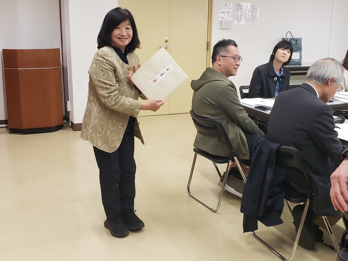昨日は大宮公園を吟行地として、卯浪全国大会が開催されました。70名近い卯浪俳句教室の皆さんが参加して、日本さくら名所100選の満開の桜を堪能しました🌸