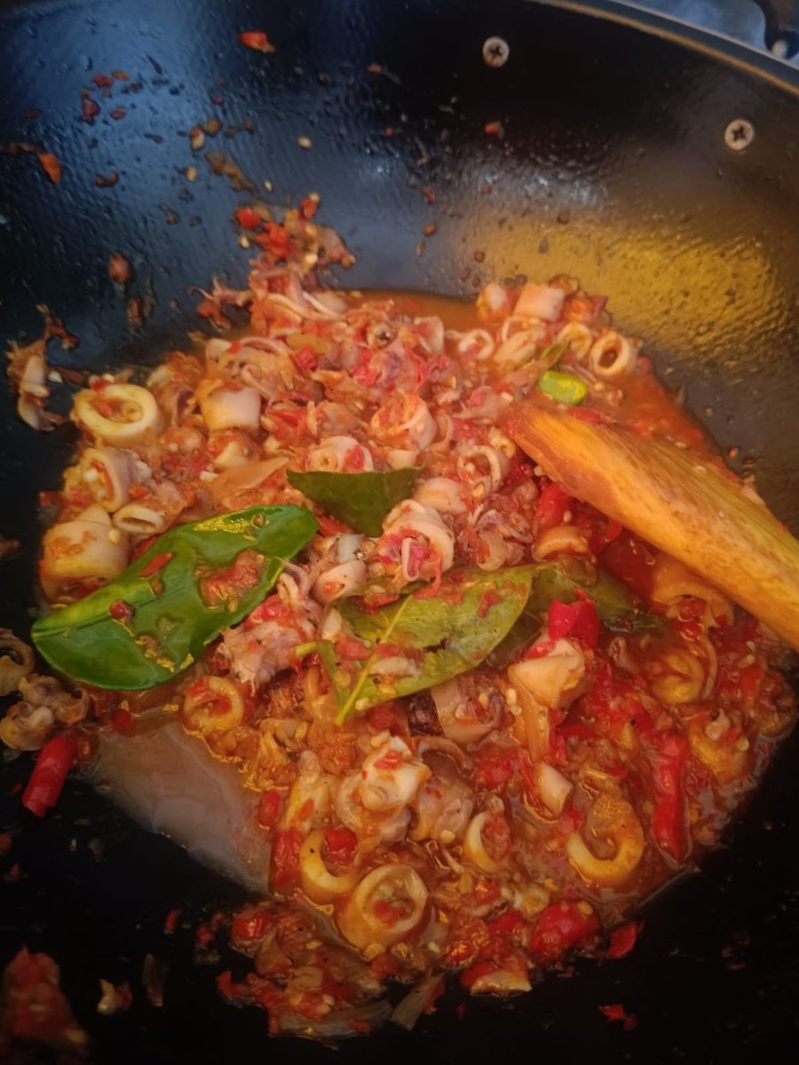 Di umurmu yang sekarang gapapa ko belum punya dapur mbg , kebun sawit , tambang batubara dan nikel
Sebab tiap orang punya rezeki masing masing dan rezeki tidak akan pernah tertukar 
Bunga di taman pun punya musim nya sendiri untuk tumbuh dan bermekaran
Yang paling penting tetap