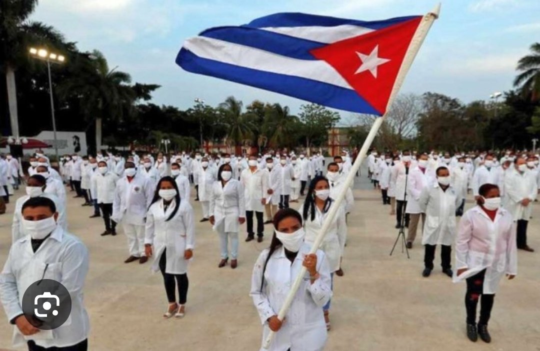 Hoy no hablamos de política, hablamos de vidas. En hospitales de Mozambique, médicos cubanos atienden, curan y salvan. Lo hacen lejos de su tierra, enfrentando dificultades, pero con una convicción inquebrantable: la vida no se bloquea.❤️🇨🇺💯🇲🇿
#CubaSalva 
#CubaNoEstáSola