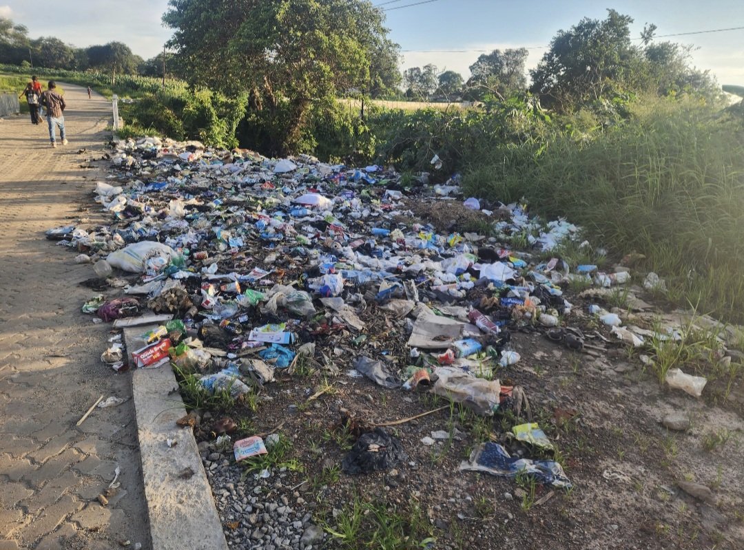 SustainWaterInt's tweet photo. Food waste costs the world US$1 trillion annually. Preventing it lowers demand for water, land, labour, and energy required to produce food. Individuals are critical in this since 60% of food is wasted within households.

#ZeroWasteDay
@UNEP @UNHABITAT @FAO @UNDP https://t.co/z2RtHW02JQ