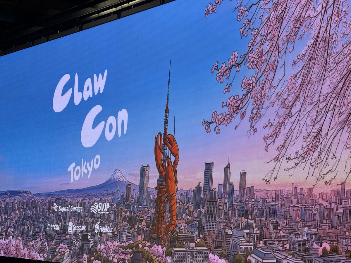 meso's tweet photo. ���の角度の場所に座ってます #ClawCon https://t.co/FQEiQpu8Sl