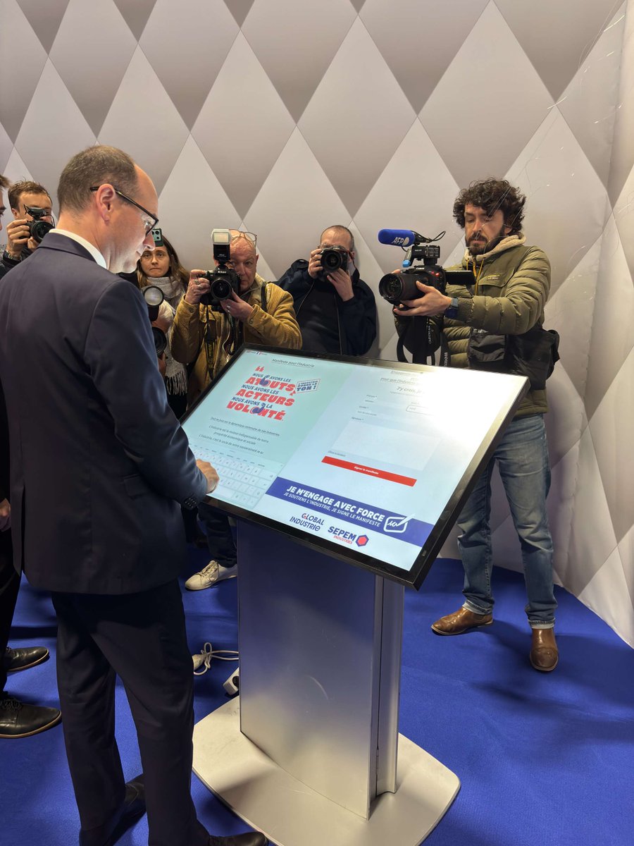 Business France tweet media