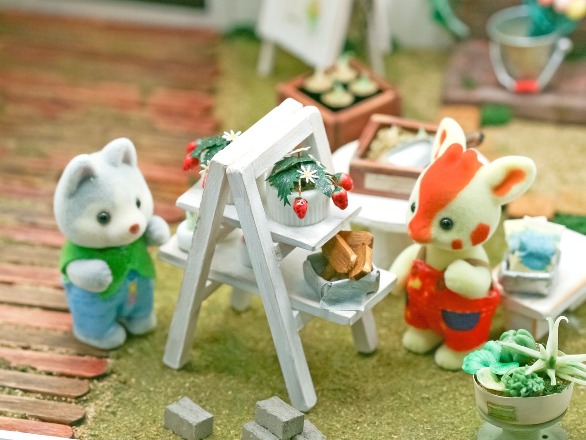 🍓ちいさなお庭で　いちご収穫の日
＃ミニチュア　＃ドールハウス　＃ハンドメイド　＃イチゴ