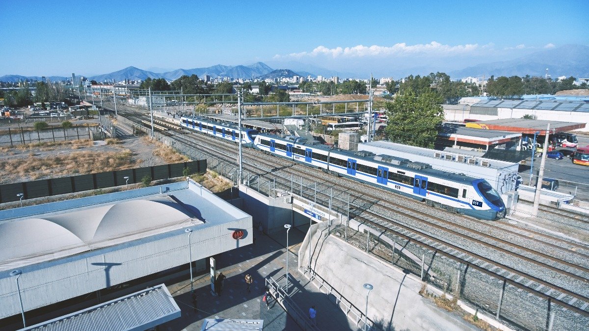 Tren Nos - Estación Central tweet media