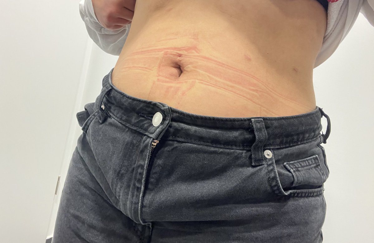 Mirelyah 🦈🫧 GerVtuber tweet media