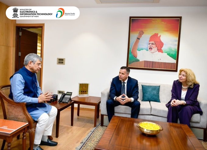 GoI_MeitY's tweet image. India’s semiconductor push is gaining pace.

ASML is exploring partnerships with Indian companies to support the next phase of the India Semiconductor Mission, with focus on design, materials, and manufacturing ecosystem.

#DigitalIndia #Semiconductor #MakeInIndia #Innovation