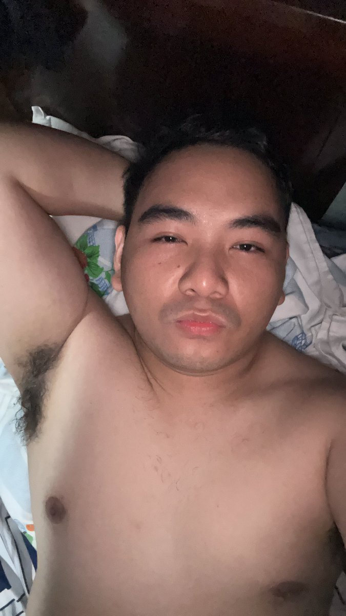 L 👅 R tweet media