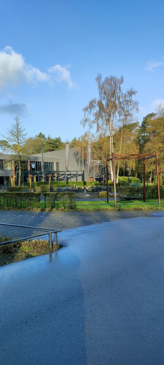 Laurina 💋 tweet media