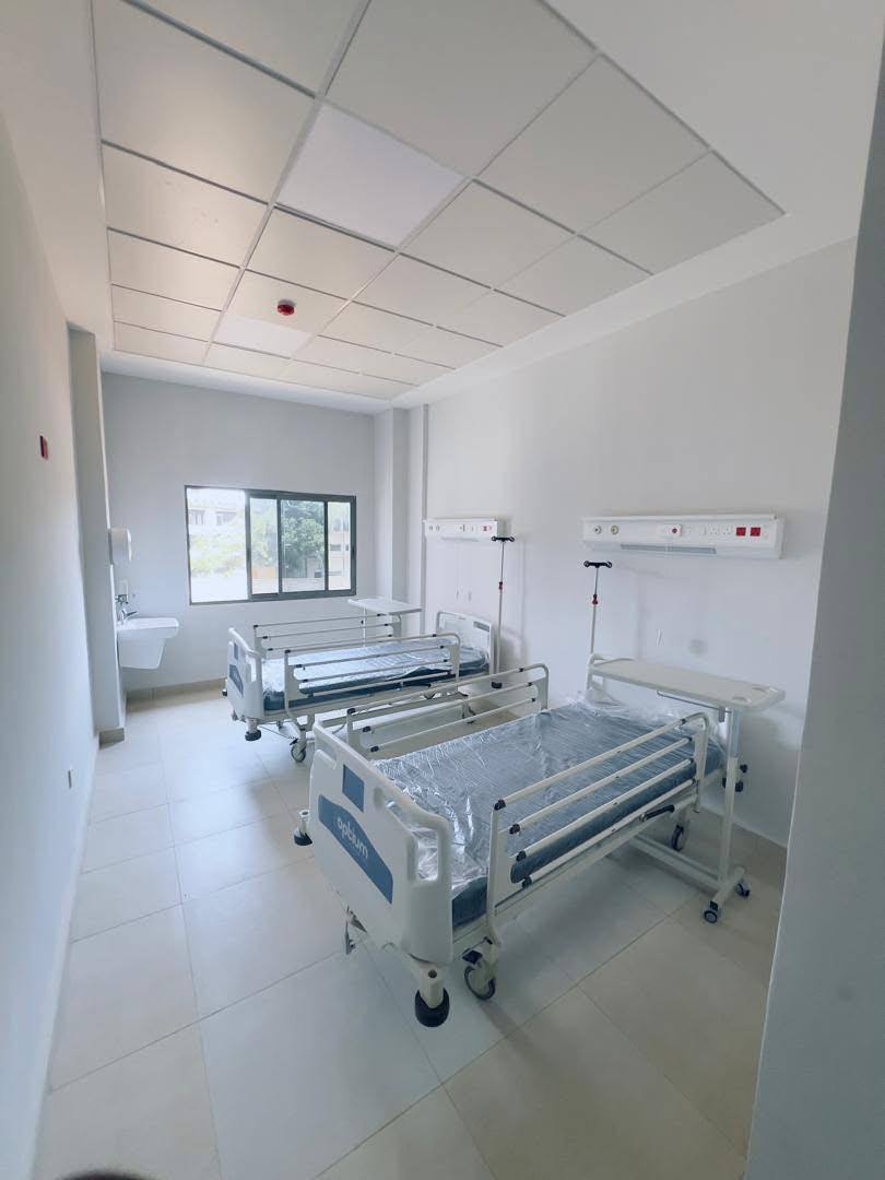 pmpmeng's tweet photo. The 300-bed Enugu International Hospital is fast approaching completion, a magnificent, world-class facility equipped with cutting-edge medical technology. It stands as a bold step toward reversing outbound medical tourism and bringing top-tier healthcare closer to home. https://t.co/6StksOwptX