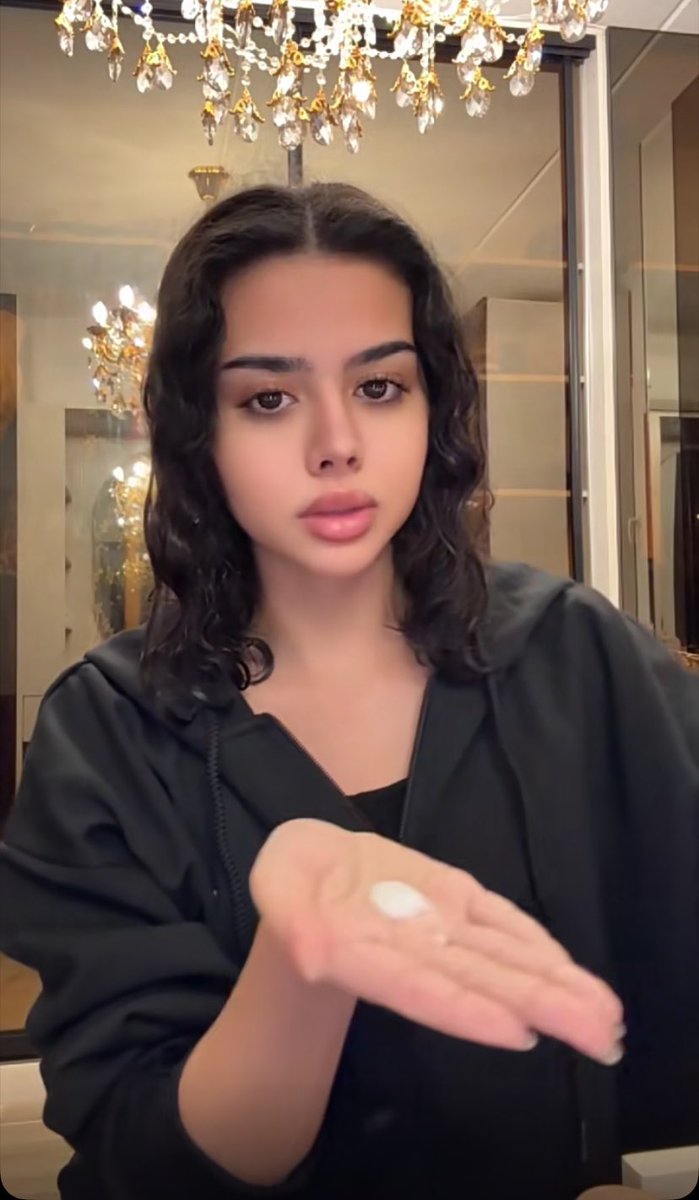 مشاهير فيك🐽 tweet media