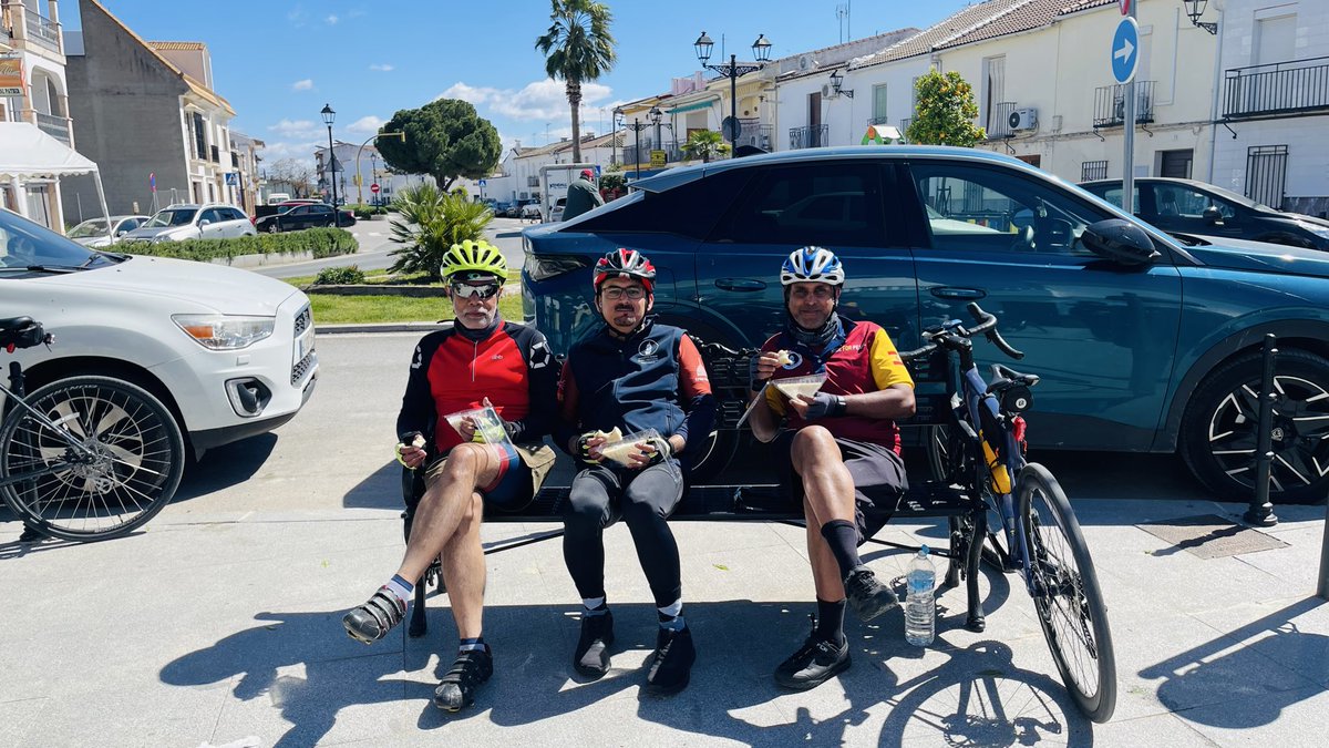 UUsmanAhmed's tweet photo. #RideforPeace Day 2 Update:

100 km cycle to Jaèn, welcomed by the #Jaén authorities with Police Escort. 

Despite extremely windy conditions cyclists were determined to complete this tricky stretch. 

#PedaleaPorLaPaz https://t.co/pFOeA5TtaX