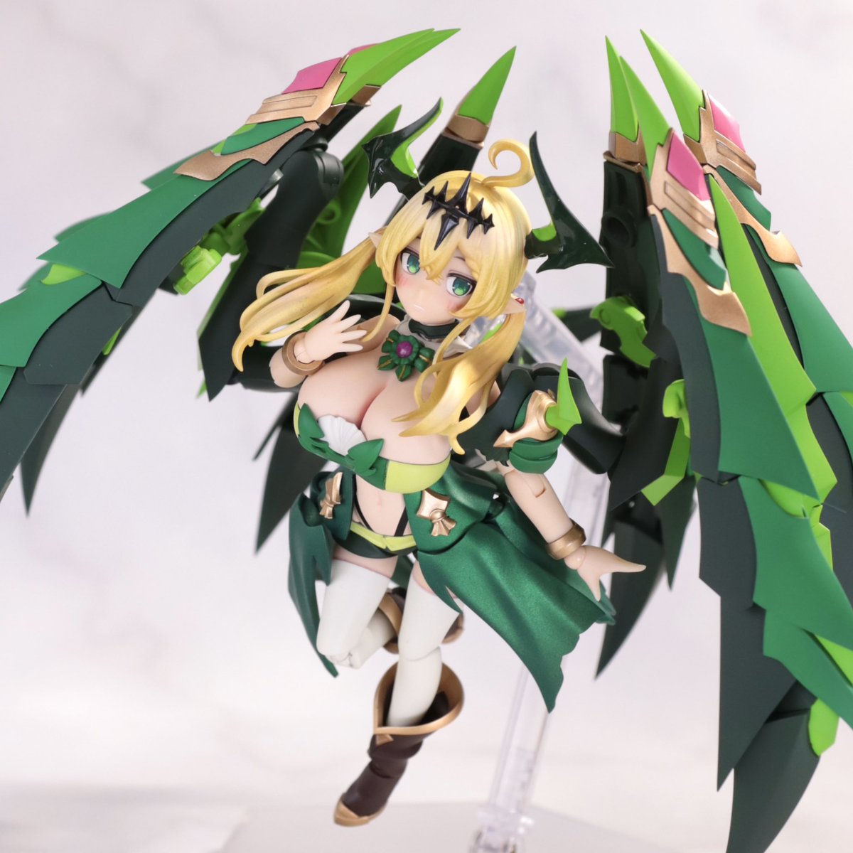 マカ@M tweet media