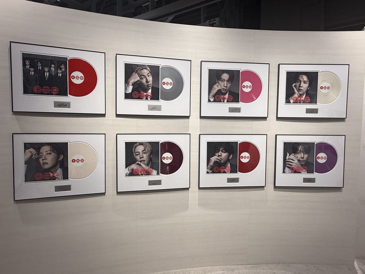 MAI223BTS's tweet photo. ポップアップ行ってきたあ♡♡
グッズ欲はもうあまりないので必要最低限だけ。 https://t.co/usuqBqk4bs