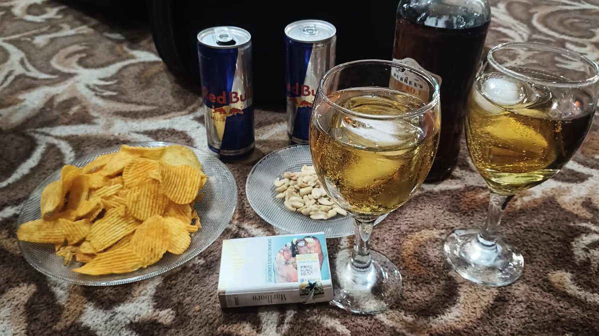 fari42914's tweet photo. arry abi to party shuru hoi ha,😜🤪😛 https://t.co/lgiJEzTxJN